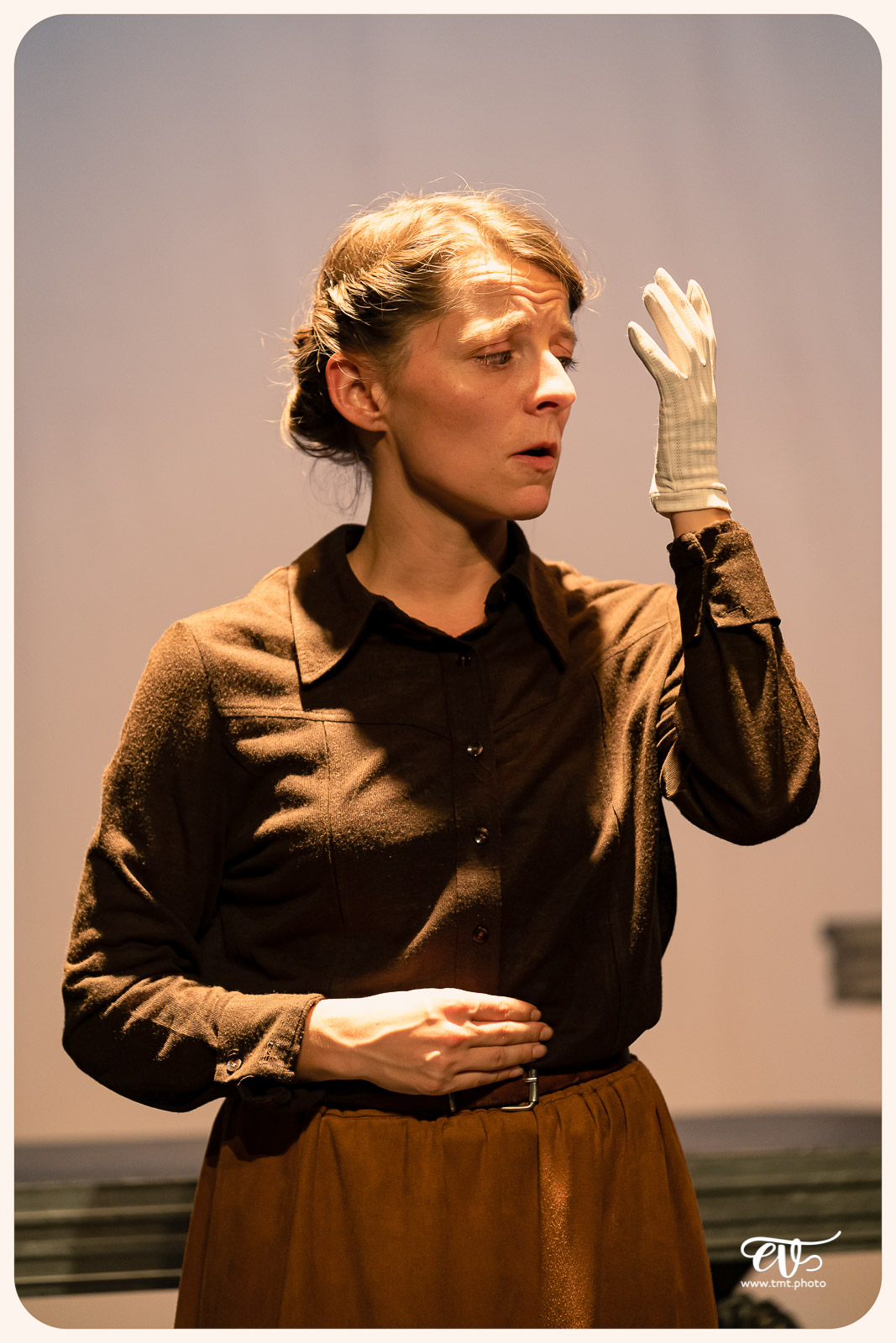 LA MESNIE H. - UN JOUR D'ÉTÉ